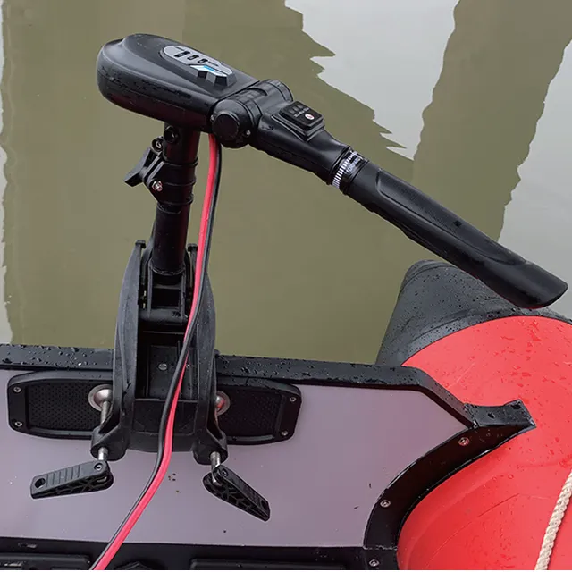 Protruar Genius 55 na wodzie